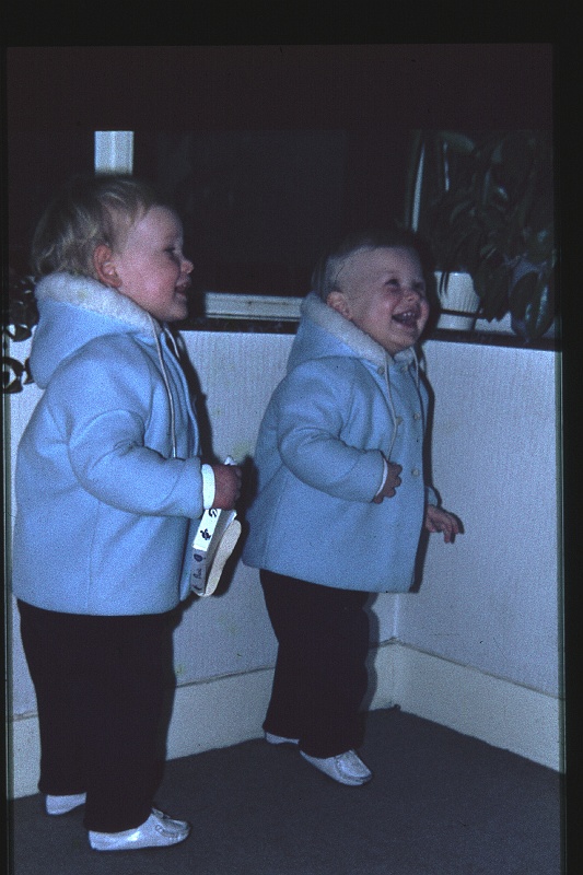 13.Delft mrt 1965 Brigitte,Marion.JPG